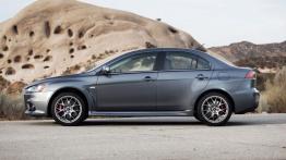 Mitsubishi Lancer Evo 2011 - lewy bok