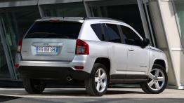 Jeep Compass 2011 - widok z tyłu