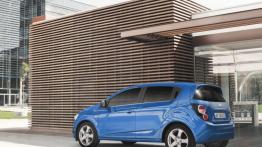 Chevrolet Aveo hatchback 2011 - tył - reflektory wyłączone