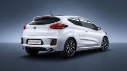 Kia pro_ceed II GT (2013) - tył - reflektory włączone