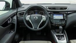 Nissan Qashqai II dCi (2014) - kokpit