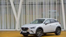 Mazda CX-3 SKYACTIV-G (2015) - lewy bok