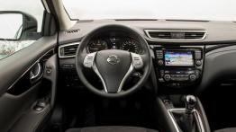 Nissan Qashqai II dCi (2014) - kokpit