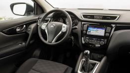 Nissan Qashqai II dCi (2014) - kokpit