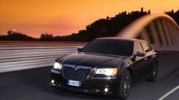 Lancia Thema 2012 - widok z przodu