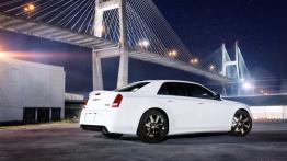 Chrysler 300C SRT8 2012 - prawy bok