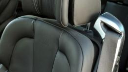 BMW M6 Coupe 2012 - fotel kierowcy, widok z przodu