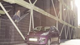 Peugeot 107 Facelifting - widok z przodu