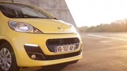 Peugeot 107 Hatchback 3d Facelifting (2012) - przód - inne ujęcie