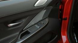 BMW M6 Coupe 2012 - drzwi kierowcy od wewnątrz