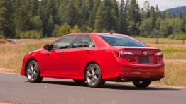 Toyota Camry SE 2012 - widok z tyłu