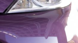 Peugeot 107 Facelifting - lewy przedni reflektor - wyłączony
