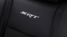 Chrysler 300C SRT8 2012 - fotel kierowcy, widok z przodu