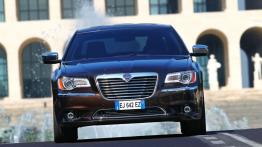 Lancia Thema 2012 - widok z przodu