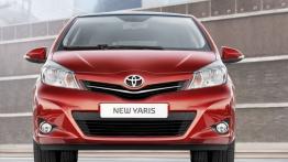 Toyota Yaris 2012 - przód - reflektory wyłączone