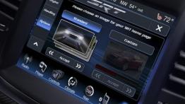 Chrysler 300C SRT8 2012 - radio/cd / panel lcd