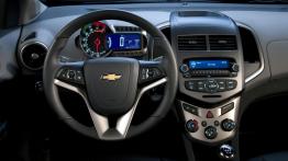 Chevrolet Sonic 2012 - kokpit