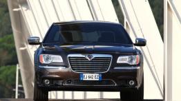 Lancia Thema 2012 - widok z przodu