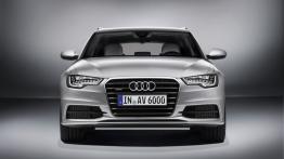 Audi A6 Avant V6 TFSI 2012 - przód - reflektory włączone