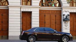 Lancia Thema 2012 - prawy bok