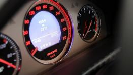 Mercedes GLK Brabus V12 - deska rozdzielcza