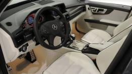 Mercedes GLK Brabus V12 - widok ogólny wnętrza z przodu