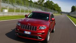 Jeep Grand Cherokee SRT8 2012 - widok z przodu