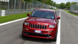 Jeep Grand Cherokee SRT8 2012 - widok z przodu