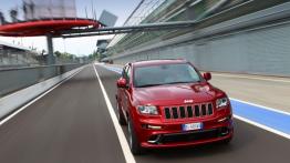 Jeep Grand Cherokee SRT8 2012 - widok z przodu