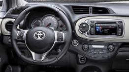 Toyota Yaris 2012 - kokpit