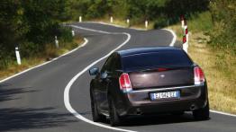 Lancia Thema 2012 - widok z tyłu