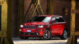 Jeep Grand Cherokee SRT8 2012 - widok z przodu