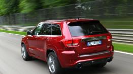 Jeep Grand Cherokee SRT8 2012 - widok z tyłu