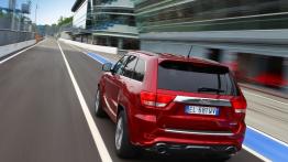 Jeep Grand Cherokee SRT8 2012 - widok z tyłu