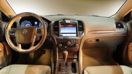 Lancia Thema 2012 - pełny panel przedni