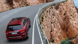 Jeep Grand Cherokee SRT8 2012 - widok z góry