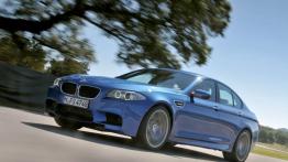 BMW M5 2012 - lewy bok