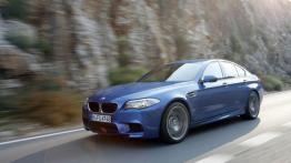 BMW M5 2012 - lewy bok