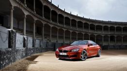 BMW M6 Coupe 2012 - widok z przodu