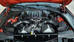 BMW M6 Coupe 2012 - maska otwarta