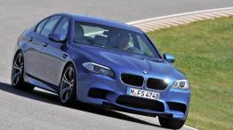 BMW M5 2012 - przód - reflektory wyłączone