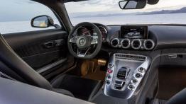 Mercedes AMG GT (2015) - kokpit