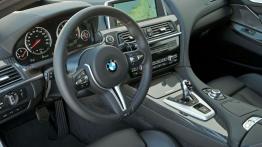 BMW M6 Coupe 2012 - pełny panel przedni