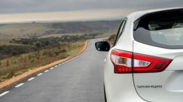 Nissan Qashqai II dCi (2014) - tył - inne ujęcie
