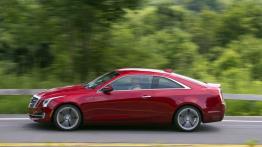 Cadillac ATS Coupe (2015) - lewy bok