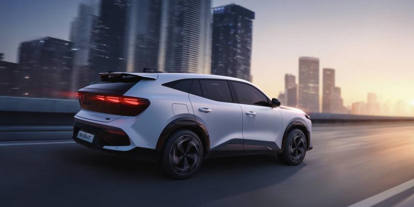 Renault Filante odważnym powrotem do klasy premium. Oto nowy, globalny flagowiec marki