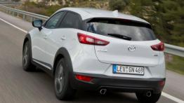 Mazda CX-3 SKYACTIV-G (2015) - widok z tyłu