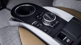 BMW i3 (2014) - tunel środkowy między fotelami