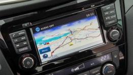 Nissan Qashqai II dCi (2014) - konsola środkowa