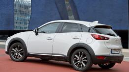 Mazda CX-3 SKYACTIV-G (2015) - widok z tyłu
